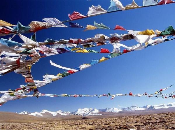 Flag bunting in Tibet